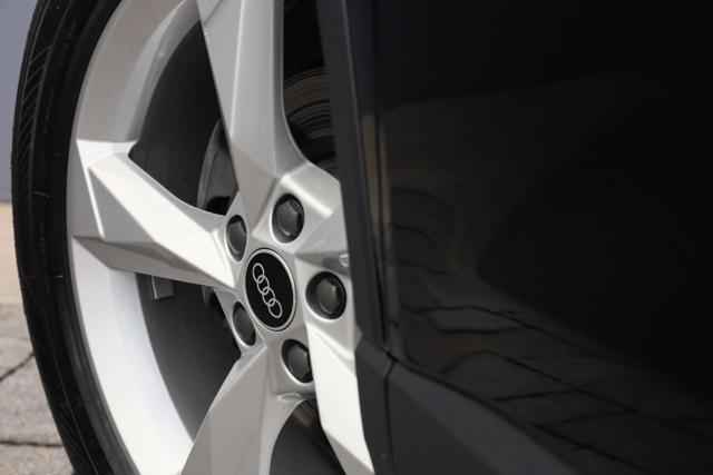 AUDI Q3 35 TDI quattro S tronic Business