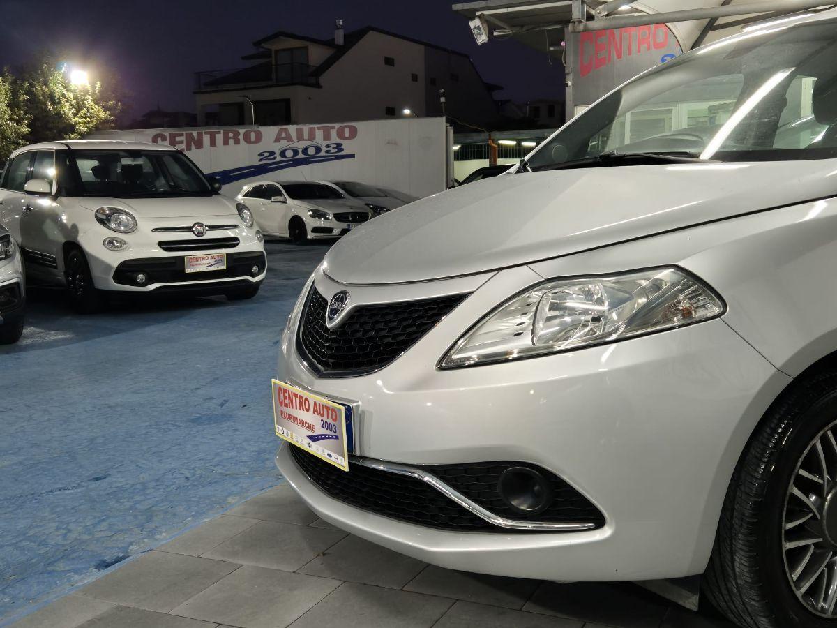LANCIA - Ypsilon - 1.2 69 CV 5p. Platinum