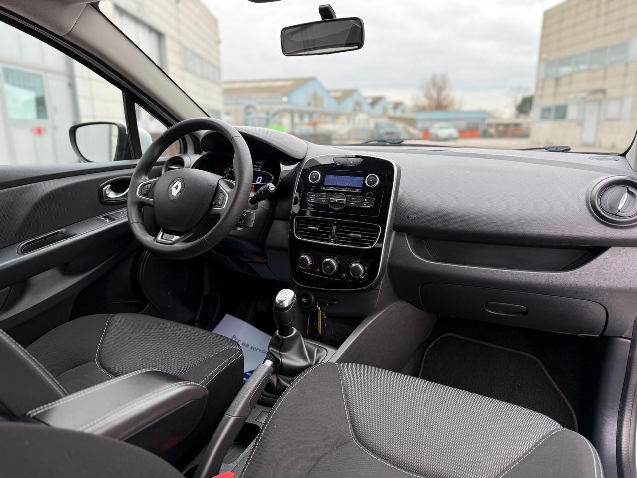 Renault Clio 1.2 75 CV 5 porte Duel