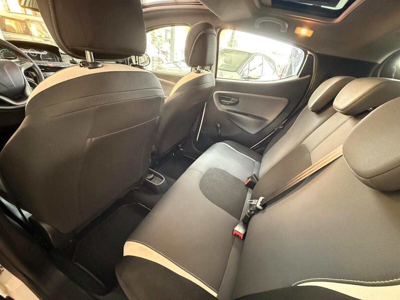 Lancia Ypsilon 1.2 69 CV GPL Tetto Apribile