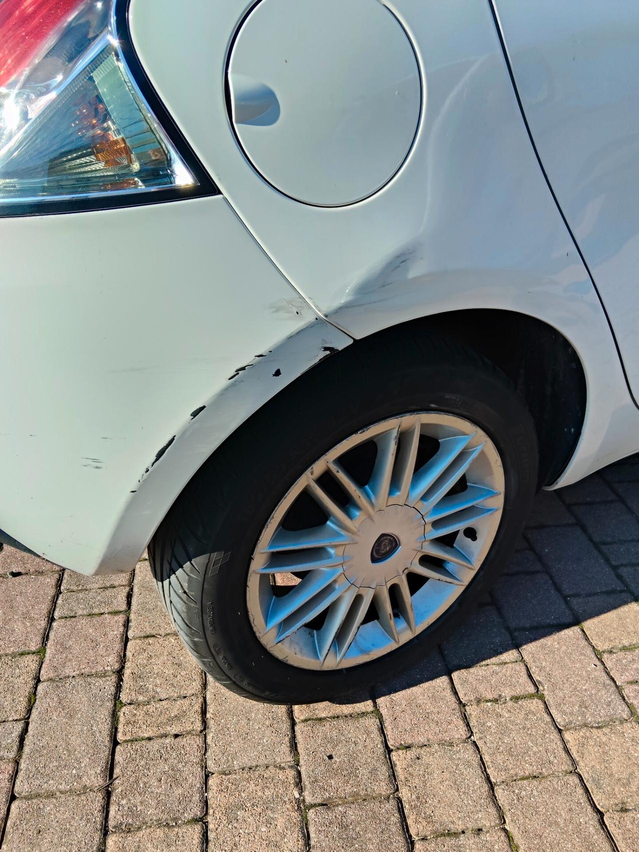 Lancia Ypsilon 1.2 69 CV 5 porte GPL Ecochic