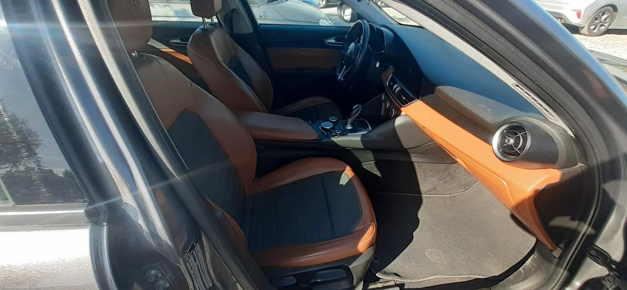 Alfa Romeo Giulia 2016 - 2.2 Td 180cv AT8 Super Lb automobili