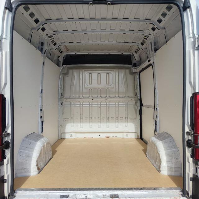 FIAT DUCATO 33 CH2 2.3M-J FURGONE PAS.CORTO 3 PTI-2019