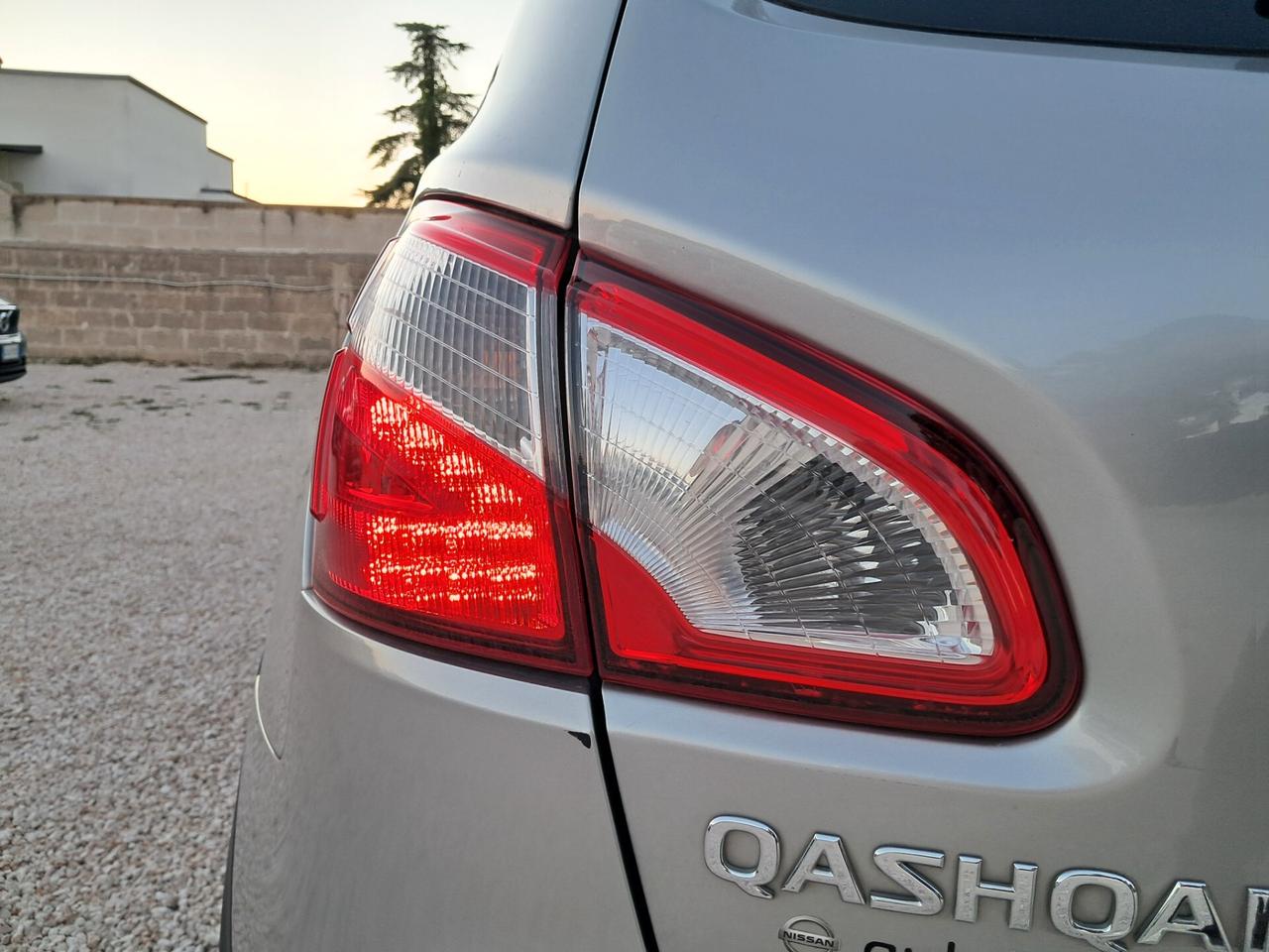 Nissan Qashqai TEKNA 1.6 GPL-TETTO*NAVI*TELECAMERA