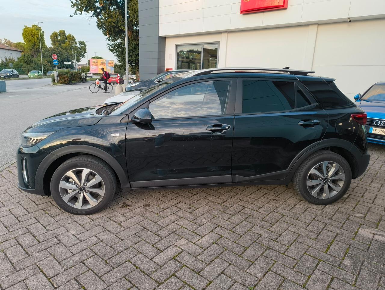 Kia Stonic 1.2 MPI Urban soli 2700km