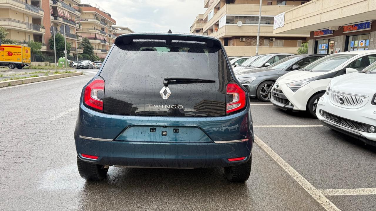 Renault Twingo SCe 65 CV Signature LED NAVI PELLE CAR PLAY KAMERA CERCHI 16 PDC CLIMA AUTOMATICO