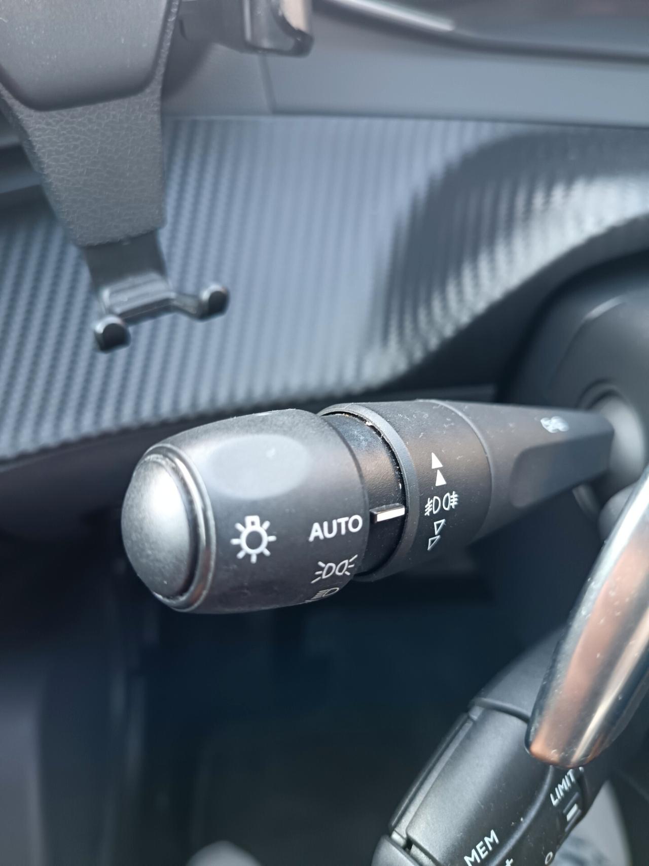 Peugeot 2008 BlueHDi 130 S&S EAT8 Allure Pack