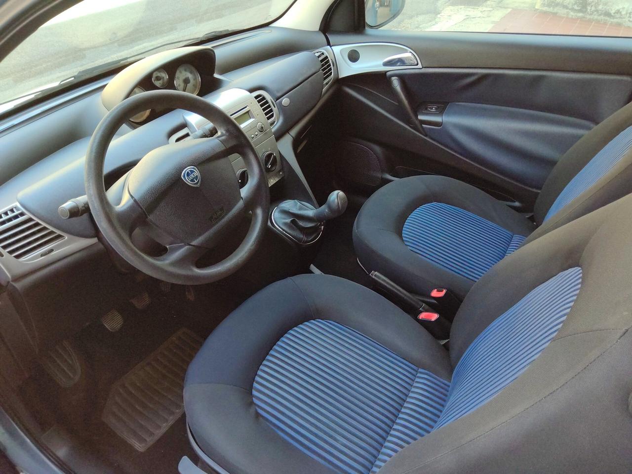 Lancia Ypsilon 1.3 MJT 75 CV Argento