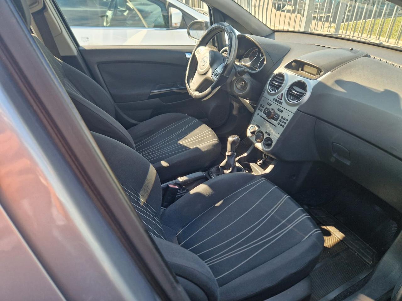Opel Corsa 1.2 80CV 5 porte GPL-TECH Edition