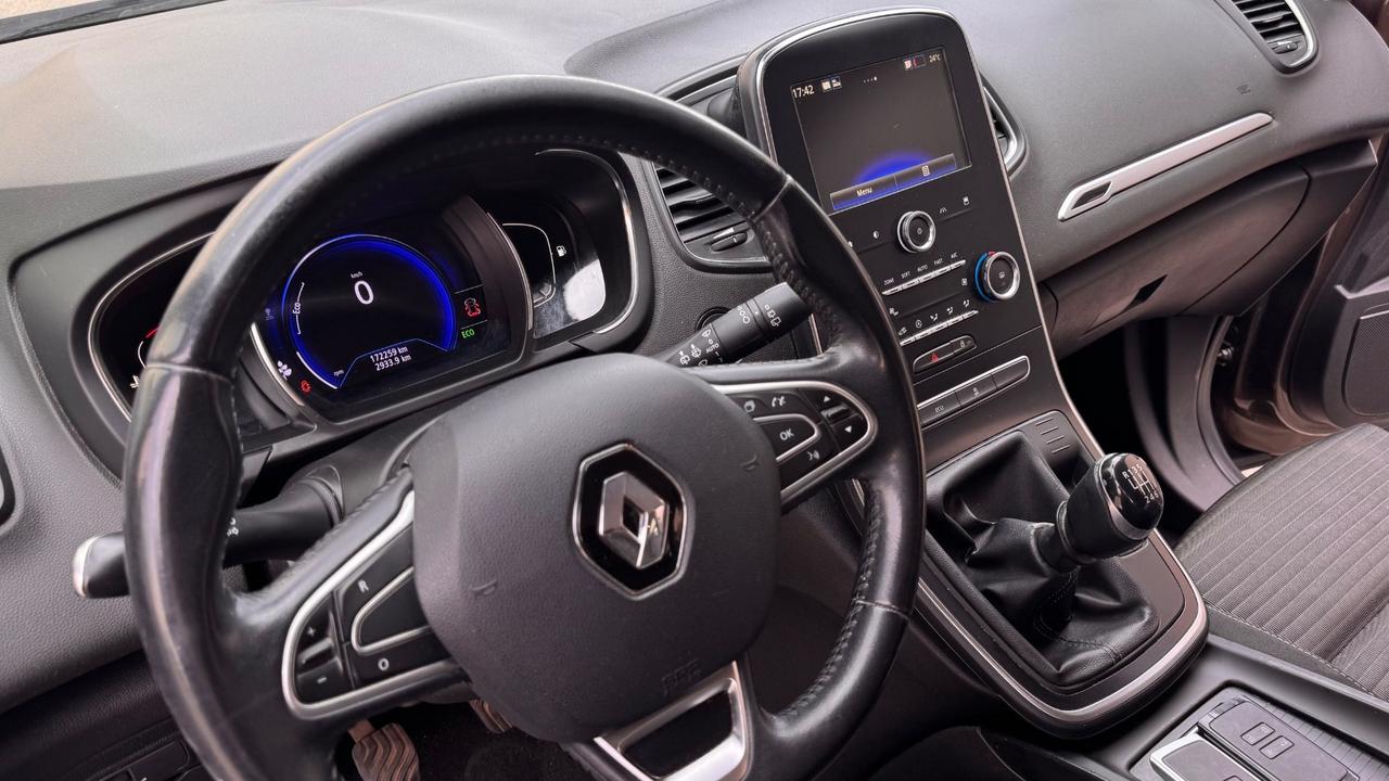 Renault Grand Scenic Blue dCi 120 CV Sport Edition2