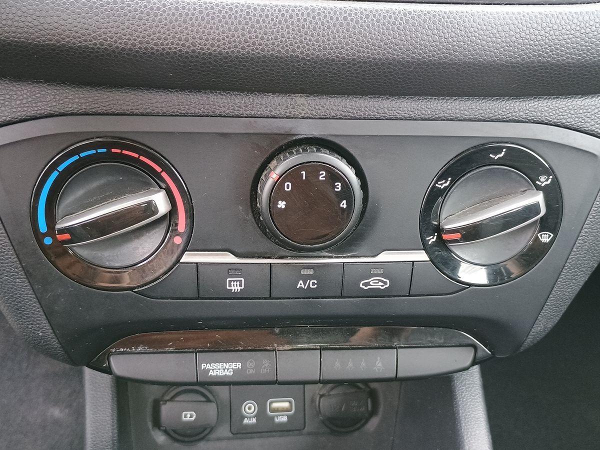 HYUNDAI i20 II 2018 - i20 1.2 mpi Connectline 75cv 5p