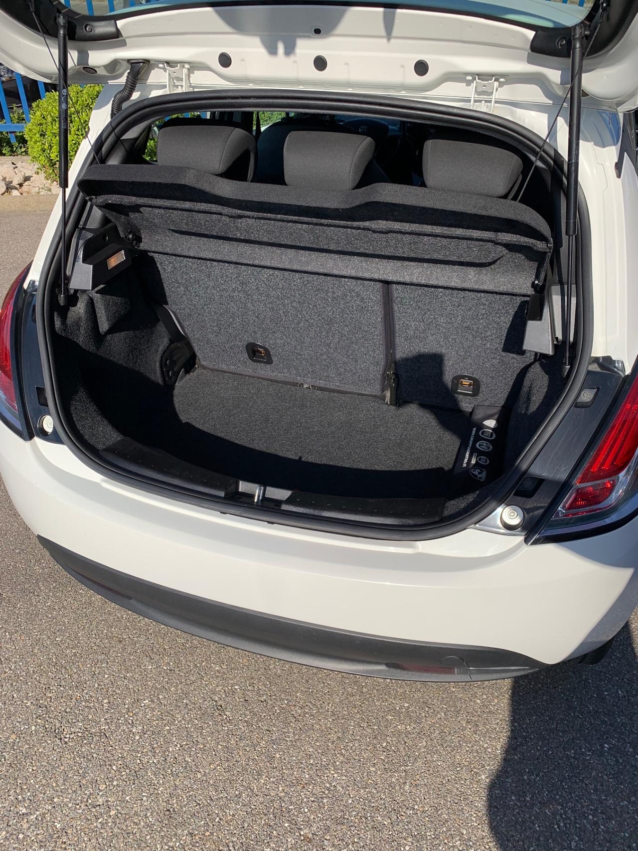 Lancia Ypsilon 1.2 69 CV 5 porte Gold