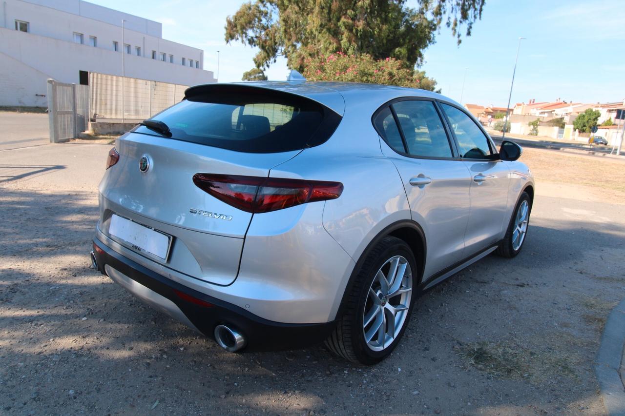 Alfa Romeo Stelvio 2.2 Turbodiesel 190 CV AT8 RWD Executive