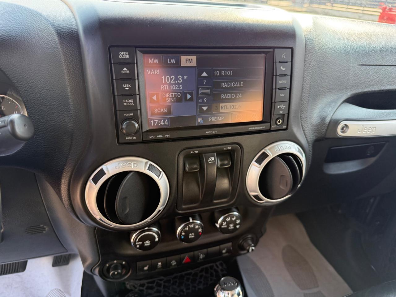 Jeep Wrangler 2.8 CRD DPF Sahara Auto