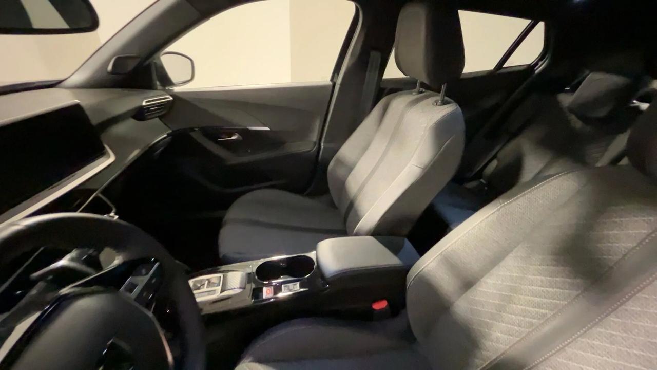 Peugeot 2008 PureTech 130 S&S EAT8 Allure