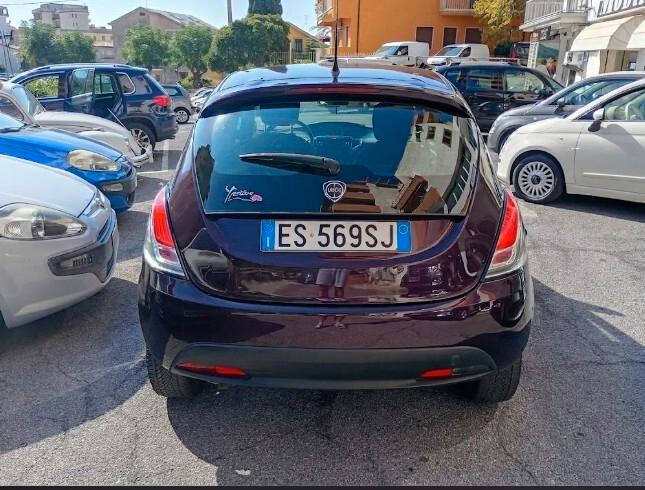Lancia Ypsilon 1.2 69 CV 5 porte Elefantino