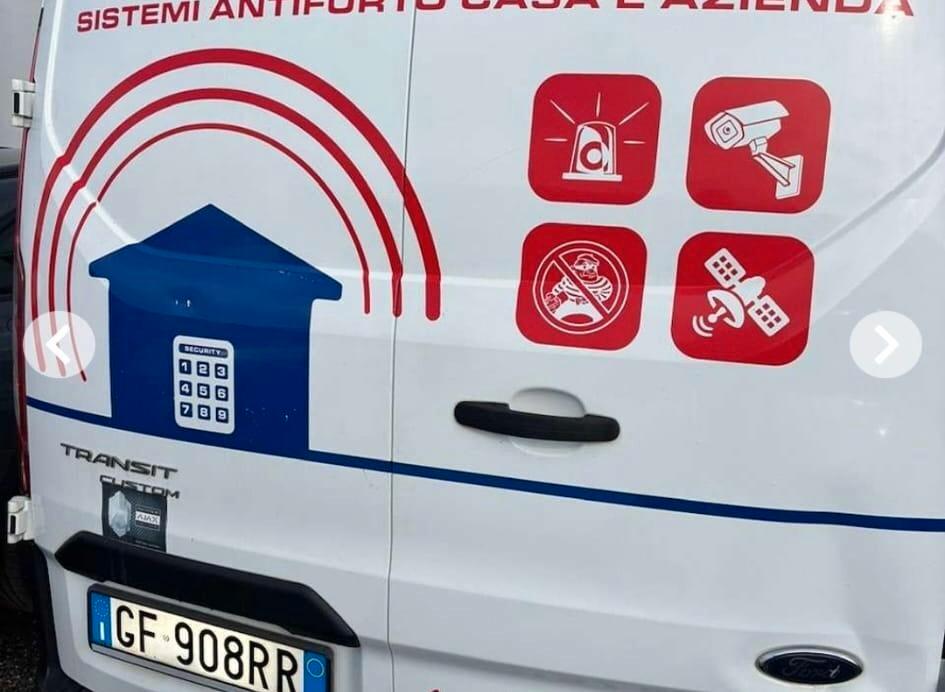 FORD TRANSIT CUSTOM 2.0 L1H1 FURGONE