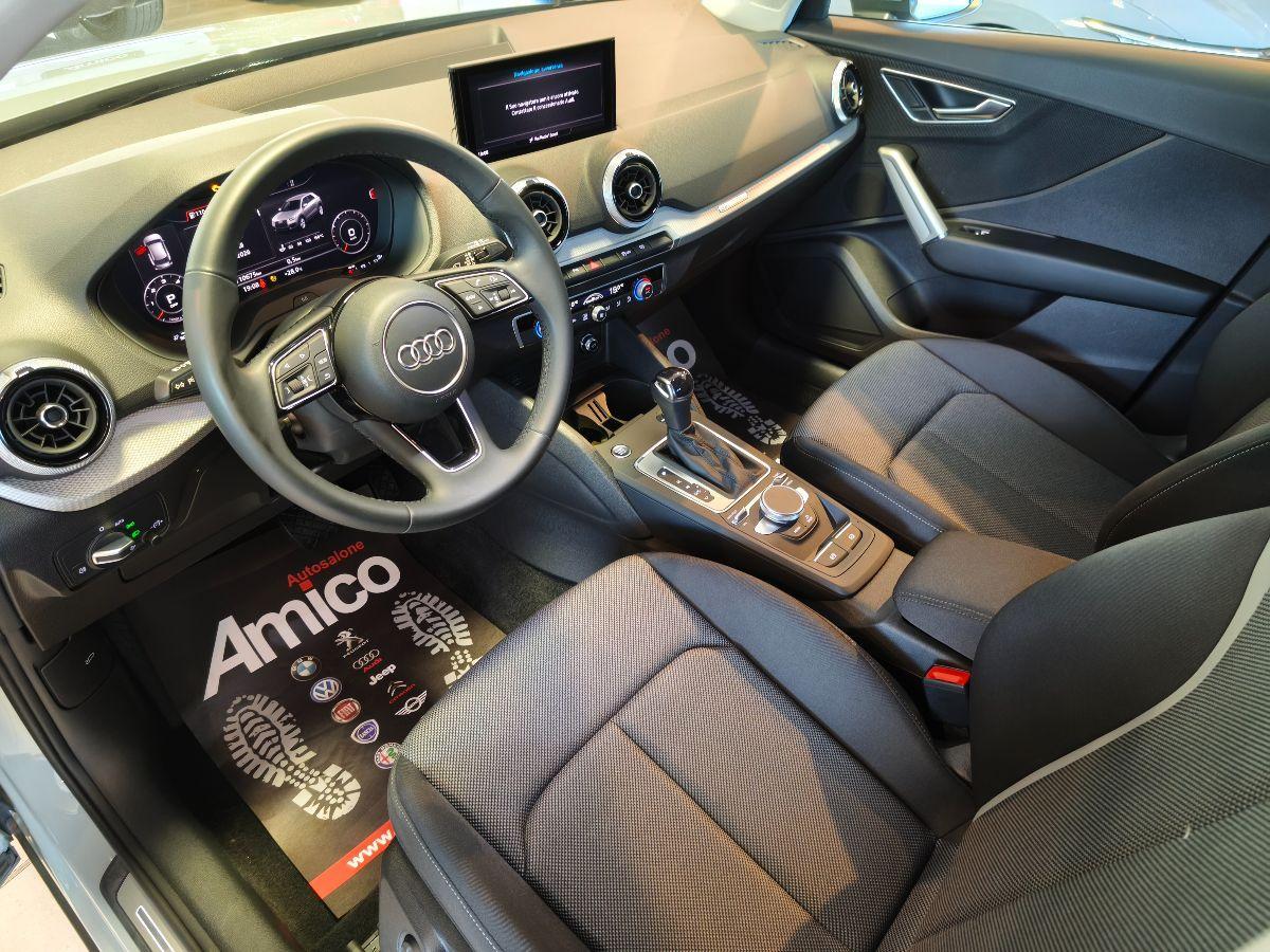 AUDI Q2 2.0 TDI S-tronic Grigio Freccia Perla Cokpit