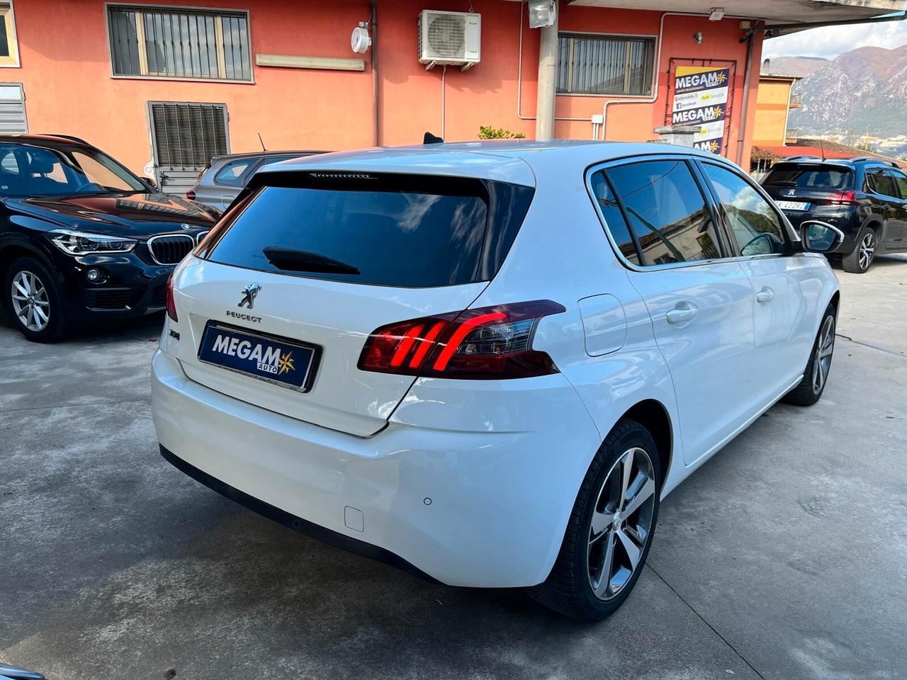 Peugeot 308 BlueHDi 120 S&S Allure