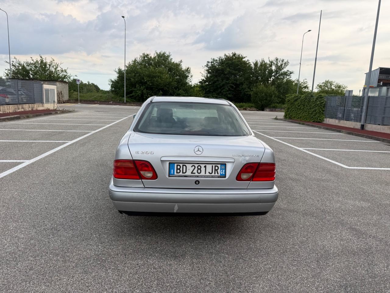 Mercedes-benz E 200 cat Classic