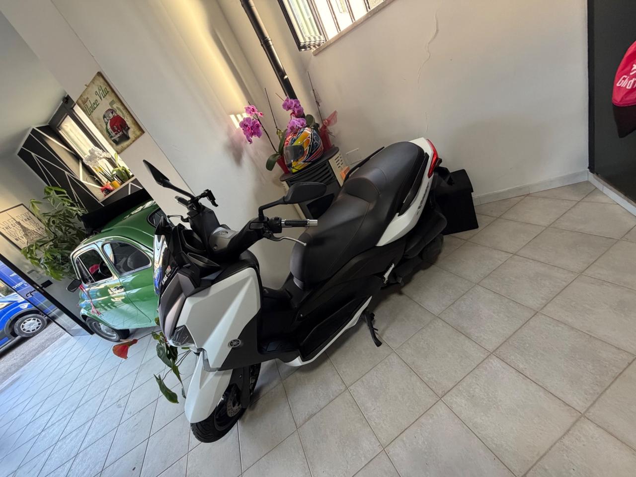 Yamaha X-Max 250
