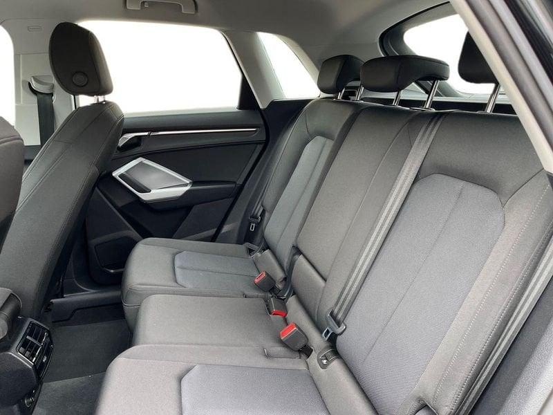 Audi Q3 35 1.5 tfsi Business Advanced s-tronic
