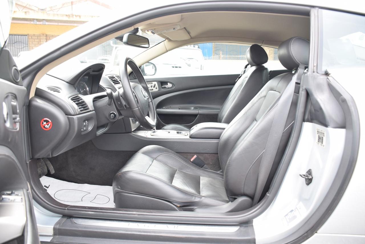 Jaguar XK 4.2 V8 Coupé AUTOM. - CERTIFICATA TAGLIANDATA NAVI CRUISE SENSORI PELLE