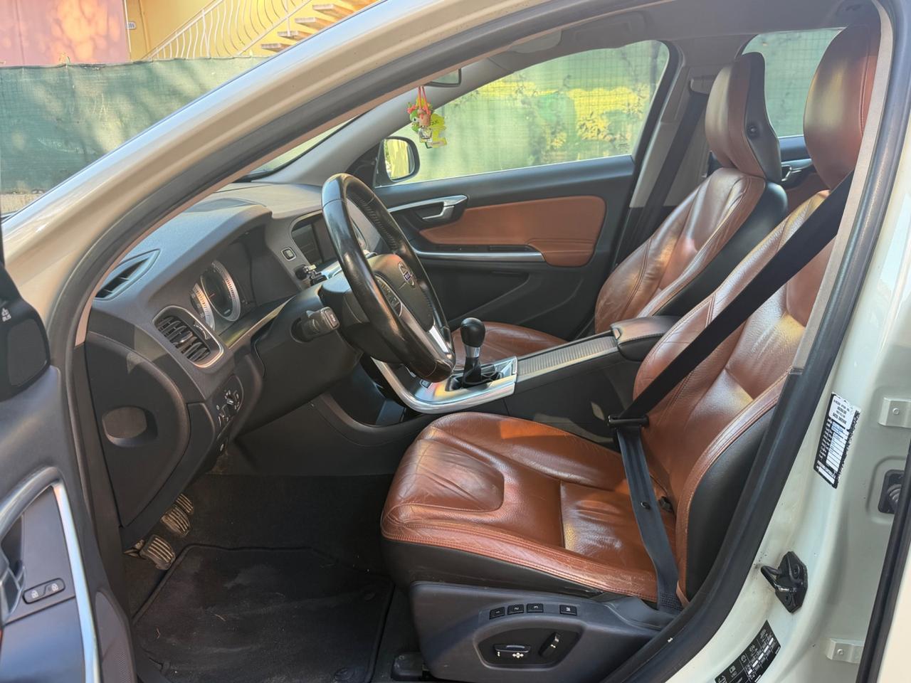 Volvo V60 2.4 D5