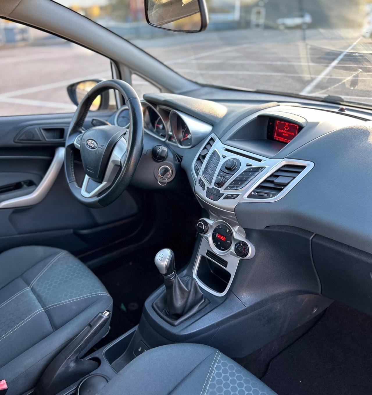 Ford Fiesta 1.4 TDCi 5p. Titanium Neopatentati