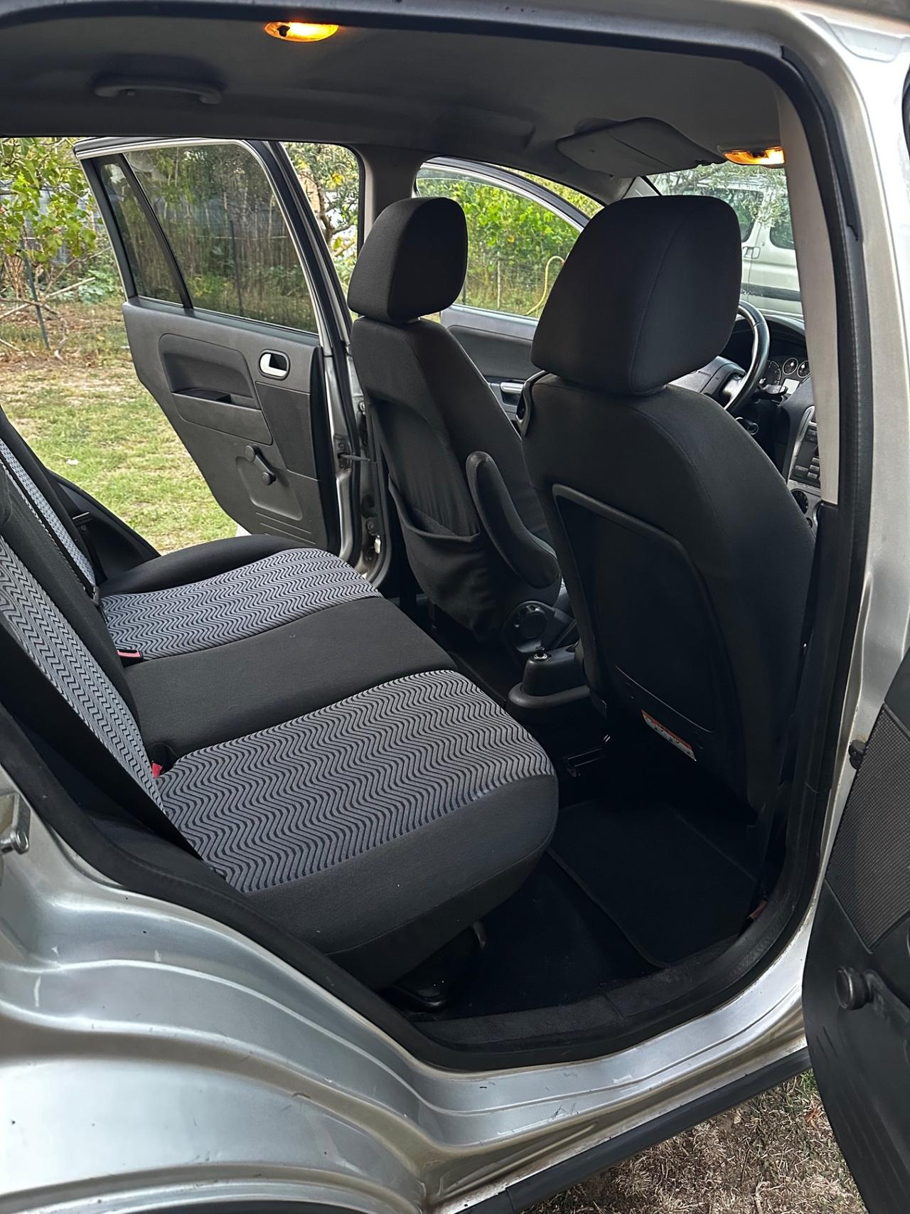 Ford Fusion 1.6 TDCi 5p. Collection
