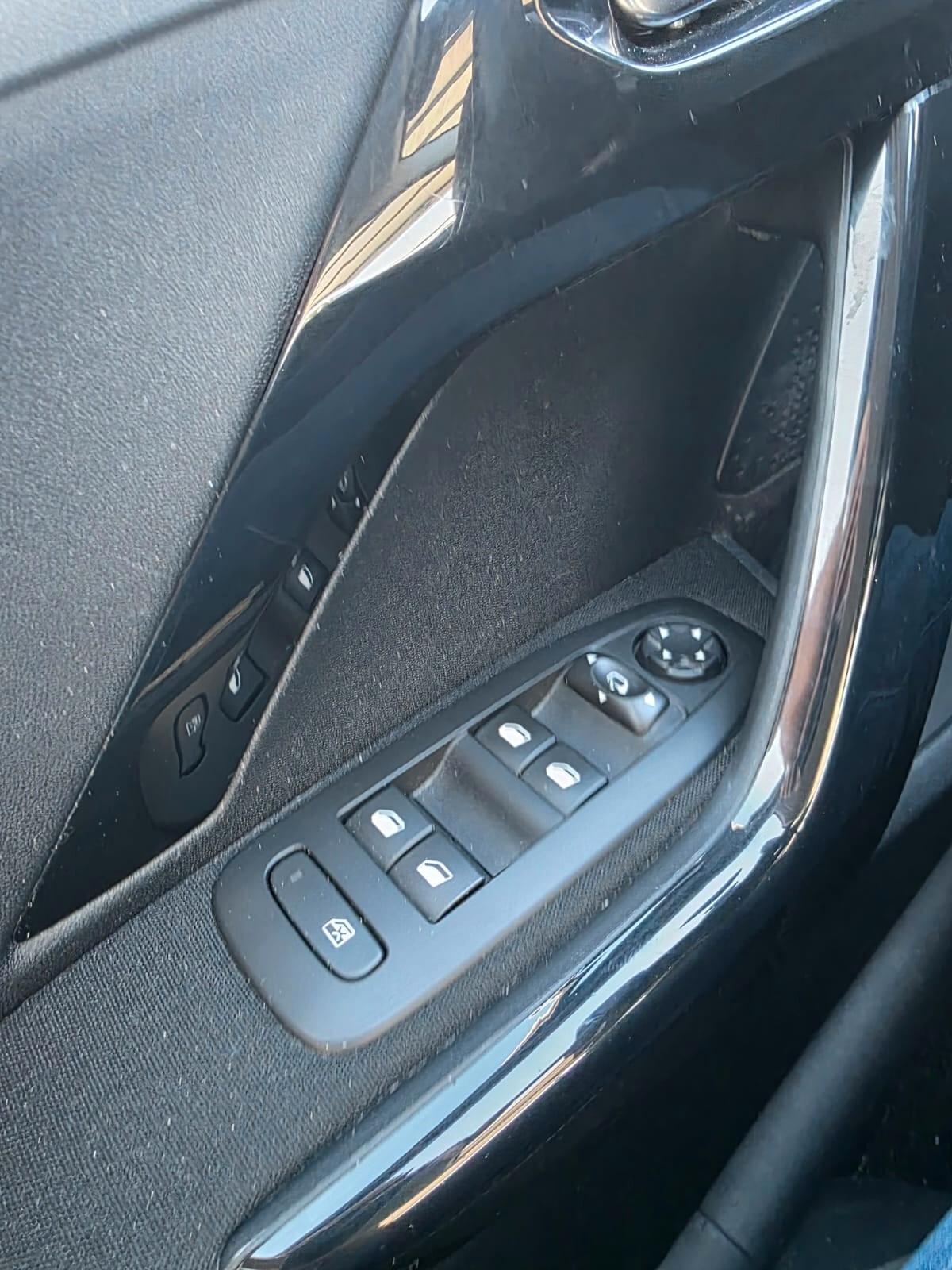 Peugeot 208 BlueHDi 75 5 porte Allure