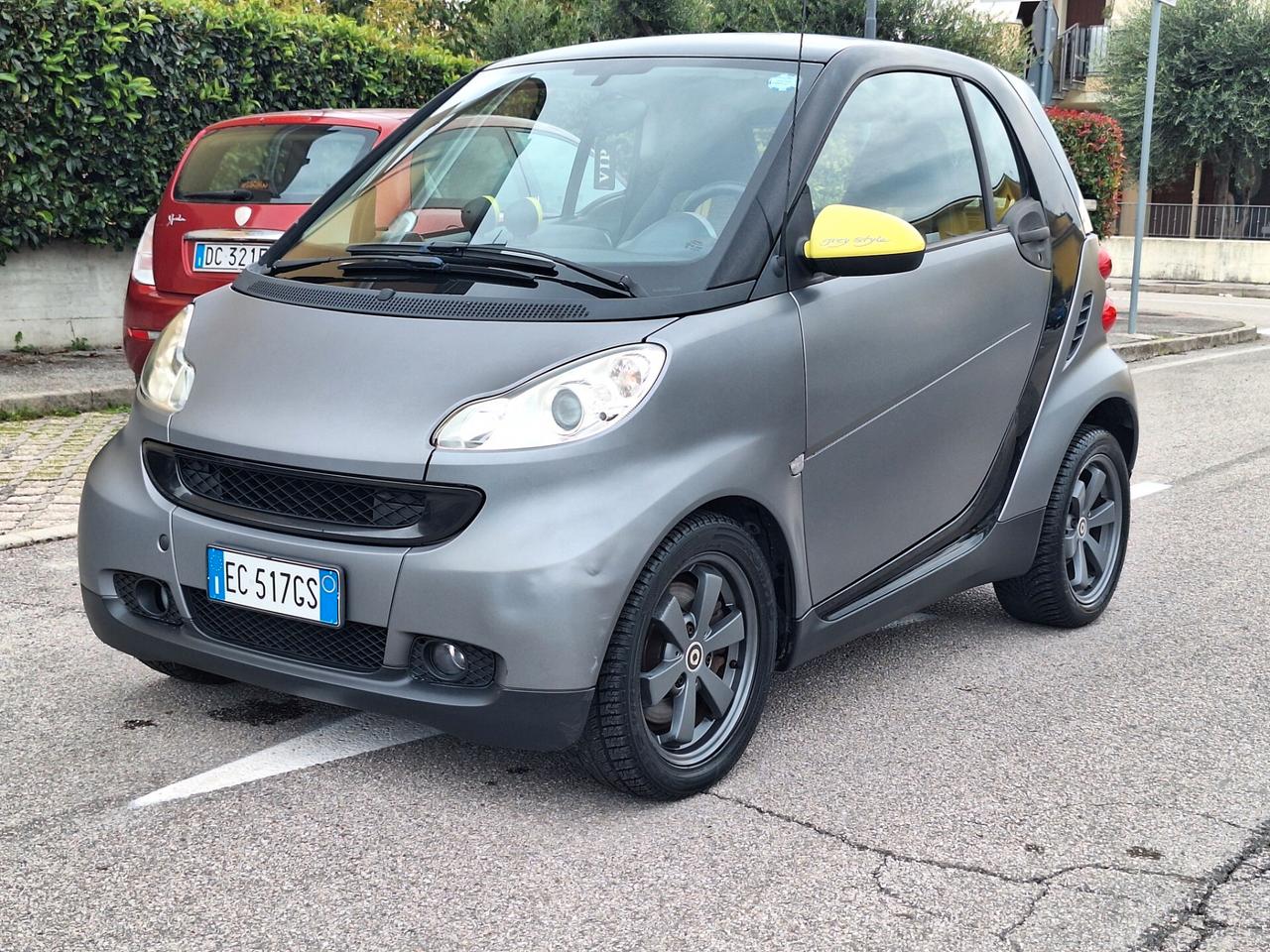 Smart ForTwo 1000 52 kW MHD coupé GRYN PASSION GRIGIO OPACO NEOPATENTATI