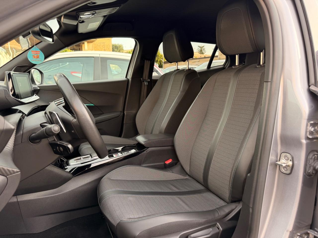 Peugeot 2008 1.5 BlueHDi 130cv EAT8 Allure AUTOMATICA