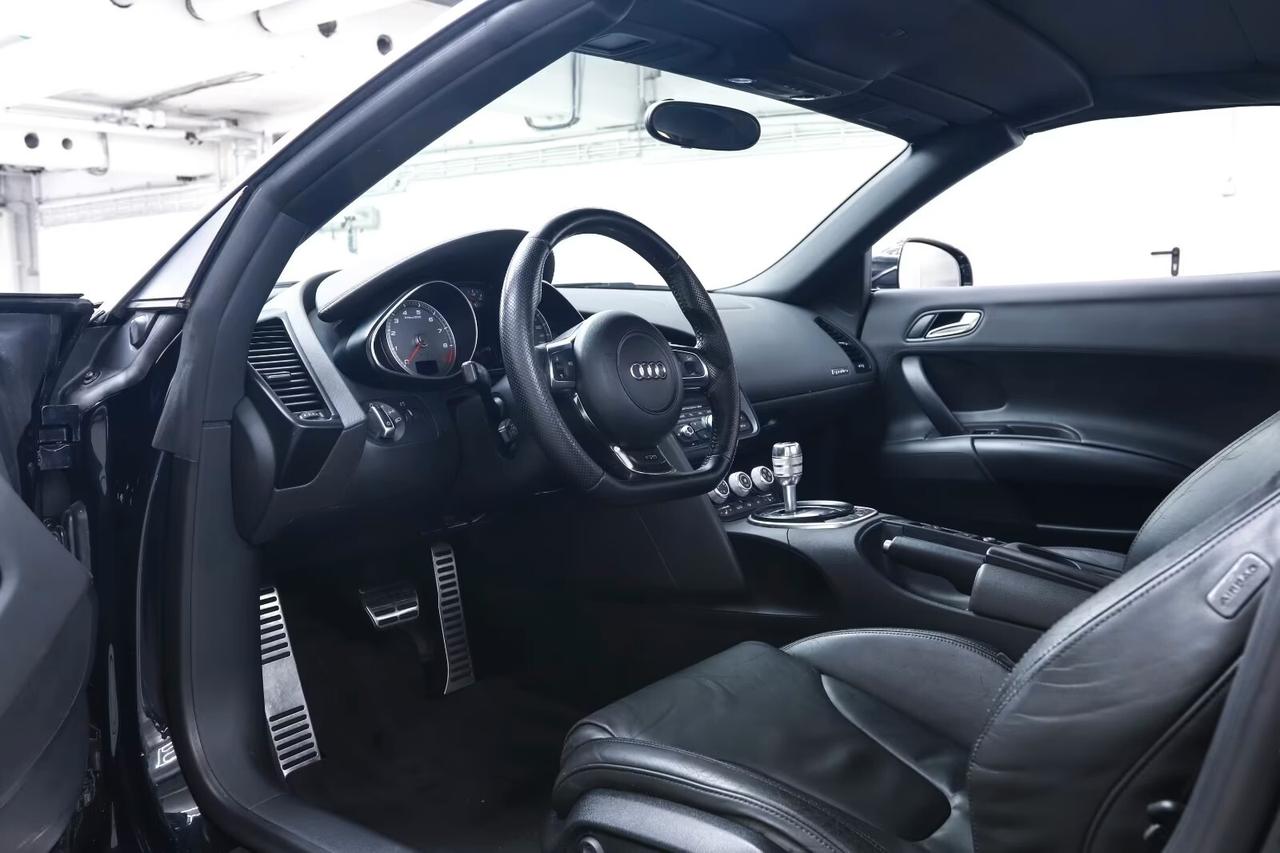 Audi R8 Spyder 4.2 V8 FSI quattro R tronic