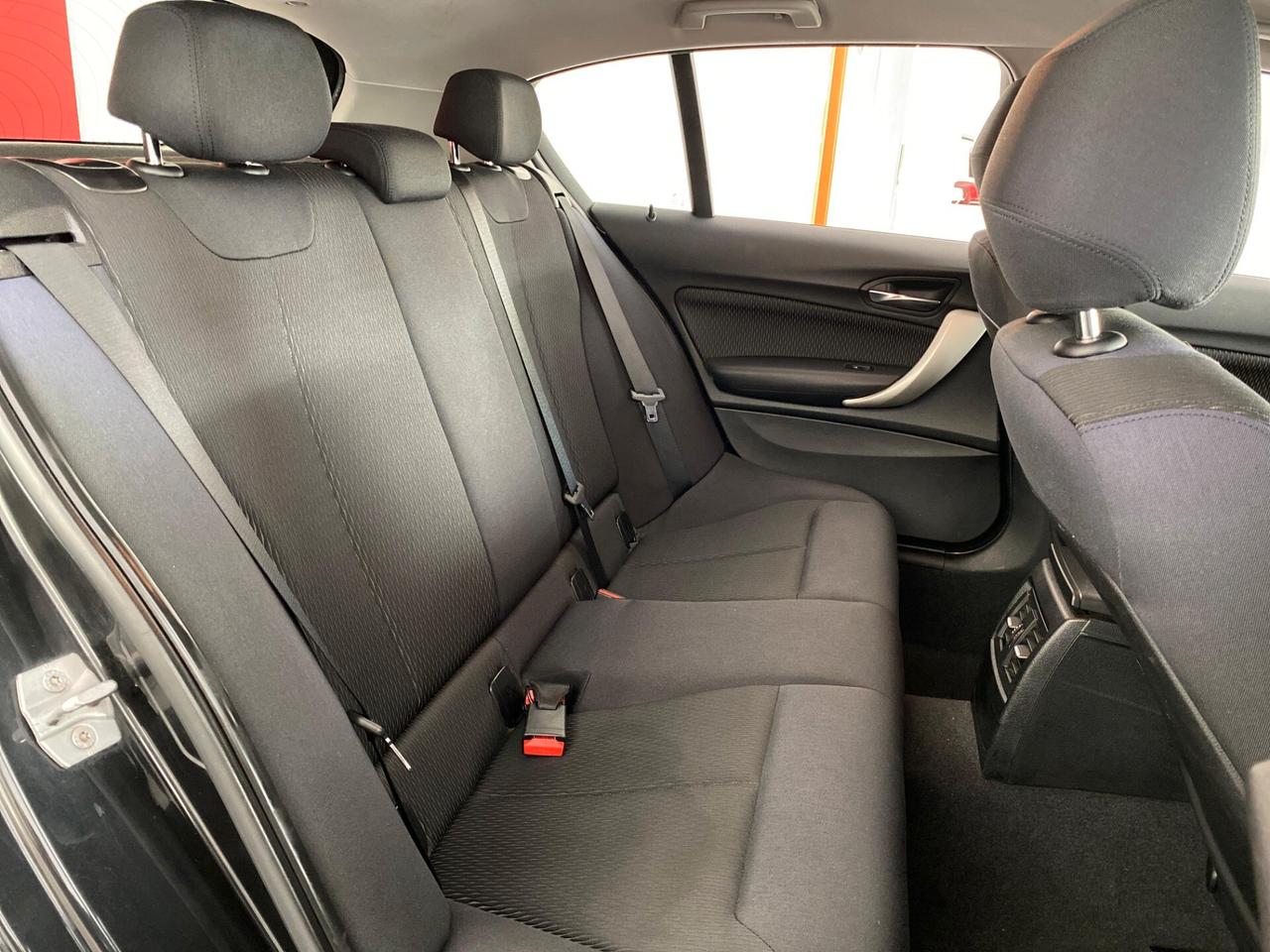 Bmw 118 118d 5p. Unique