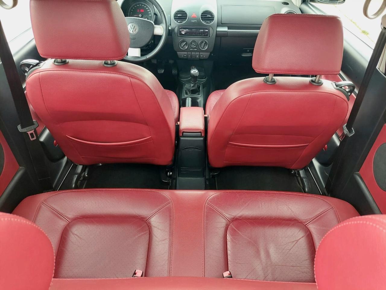 VOLKSWAGEN New Beetle 1.6 FL - 2009