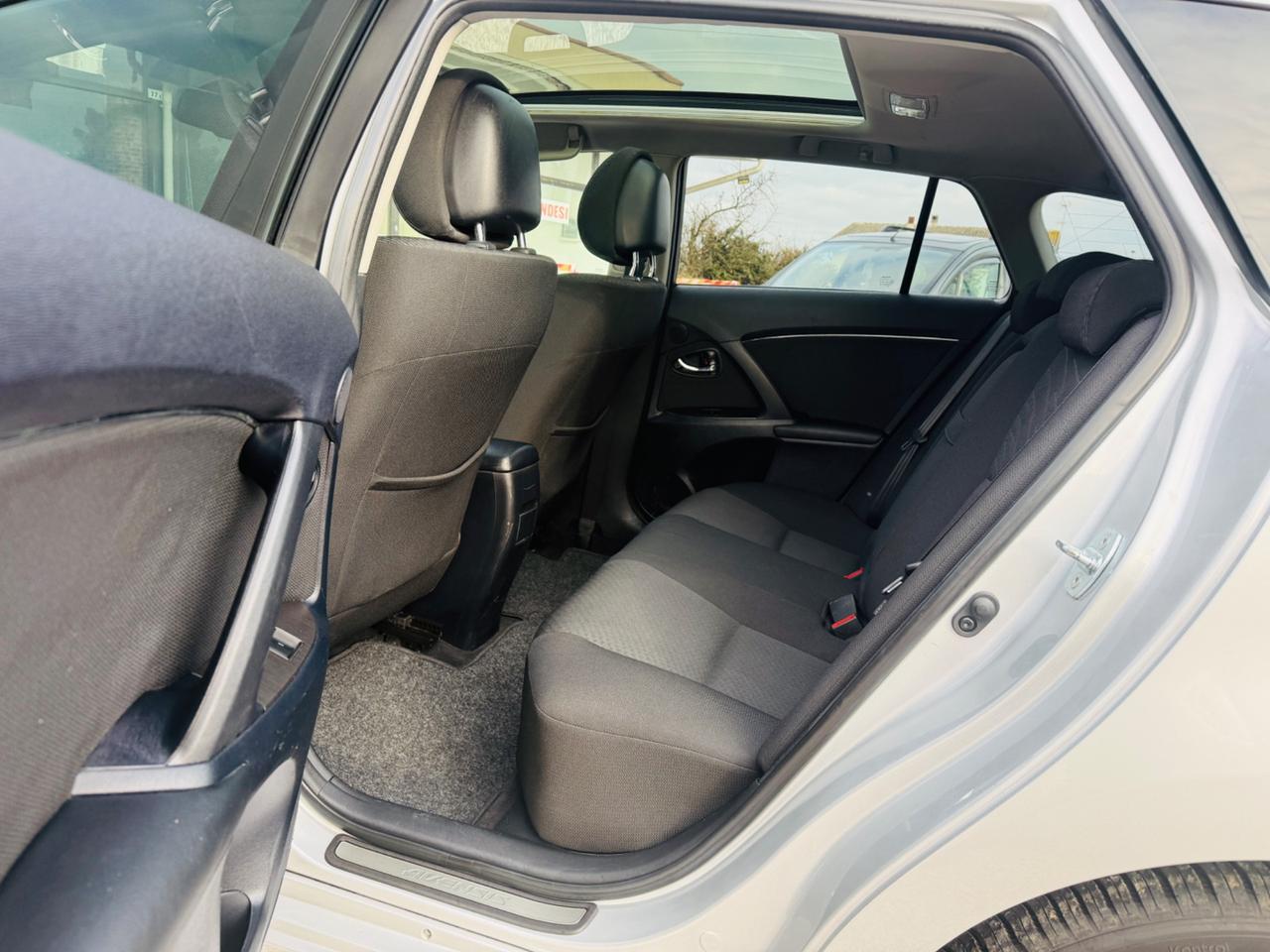 Toyota Avensis 2.2 D-Cat aut. Wagon Executive E5A