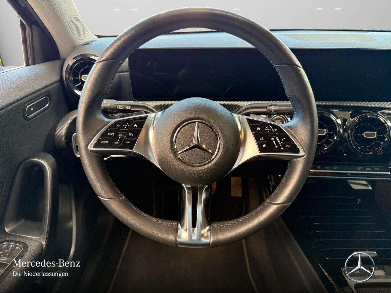 Mercedes-benz A 180d Automatic Progressive Advanced Camera.Led