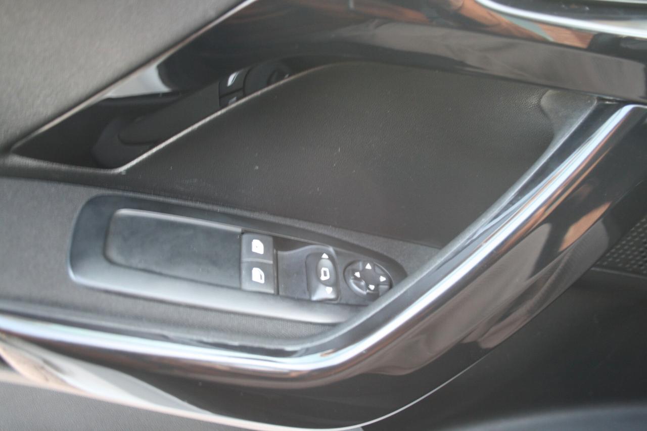 Peugeot 208 BlueHDi 100 S&S 5 porte Allure