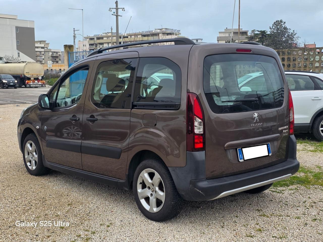 Peugeot Partner Tepee 1.6 HDi 92CV Outdoor 2015