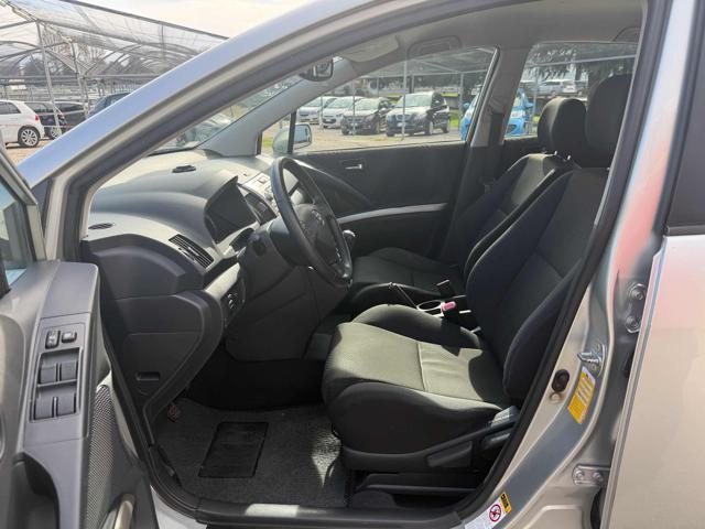 TOYOTA Corolla Verso 2.2 16V D-4D