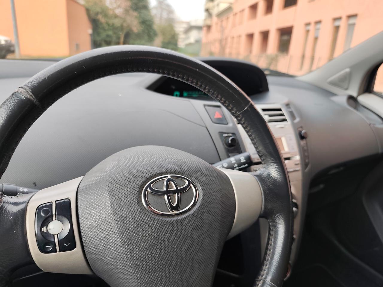 Toyota Yaris 1.0 Benz neopatentati