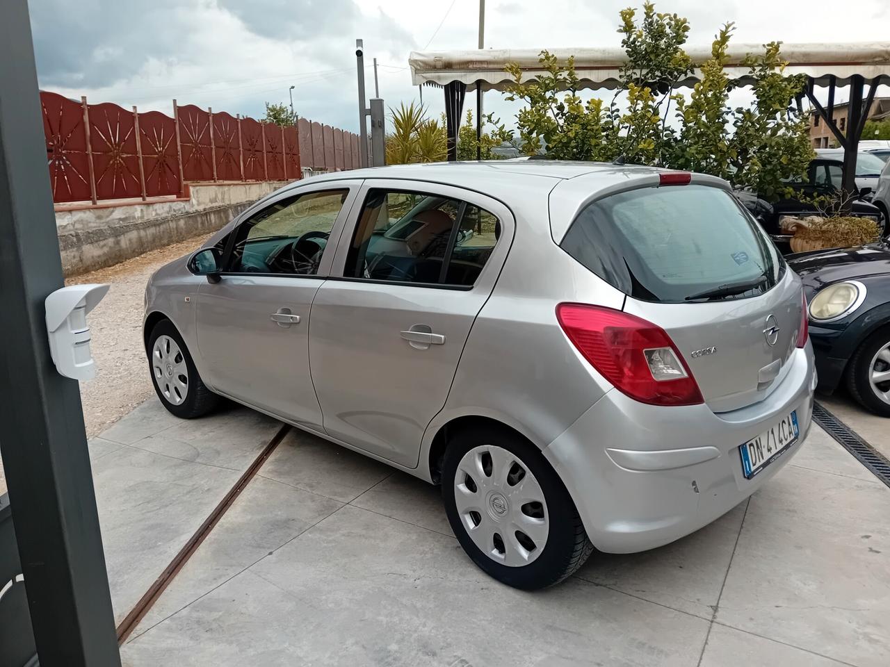 Opel Corsa 1.2 5 porte Enjoy
