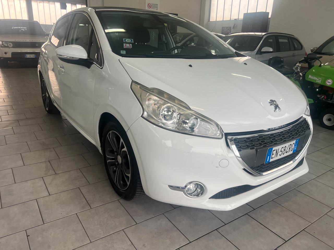Peugeot 208 1.2 VTi 82 CV 5 porte Active 100000 KM