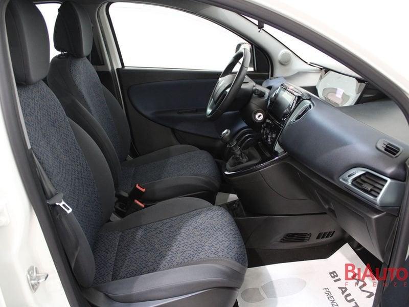 Lancia Ypsilon Ypsilon 1.0 firefly hybrid Silver s&s 70cv