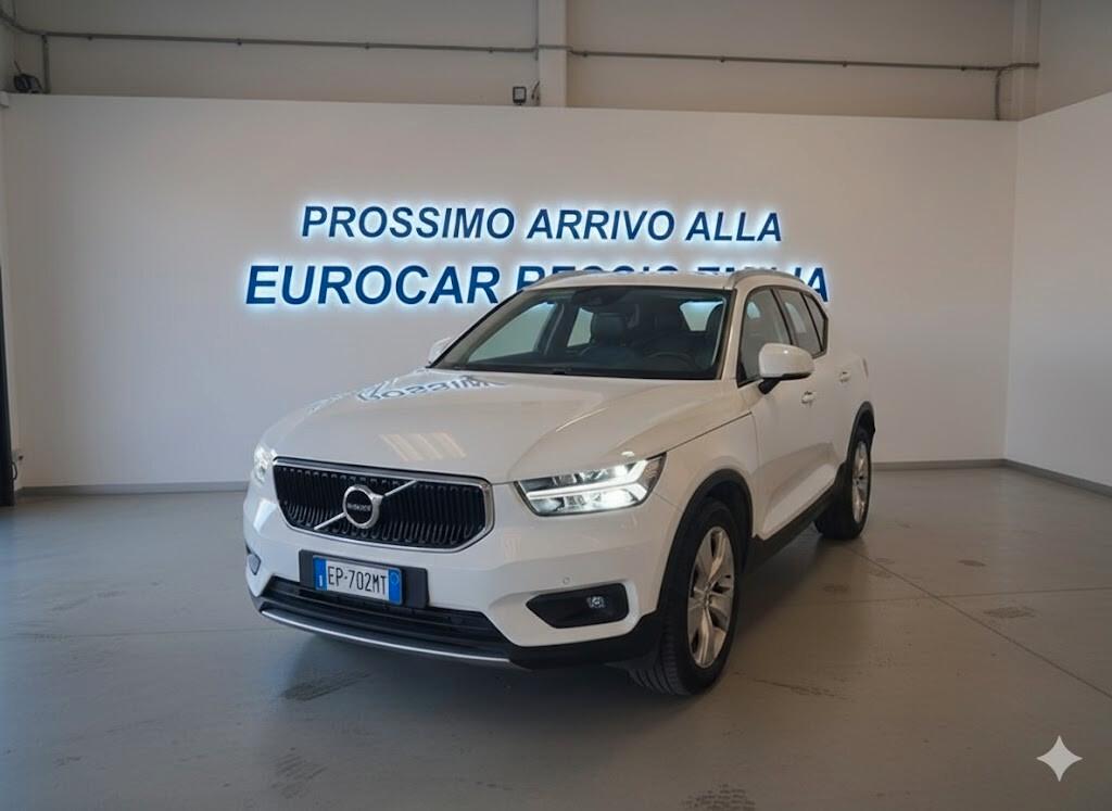 Volvo XC40 D4 2.0 19CV AWD Geartronic Momentum 03/2018 EURO 6B