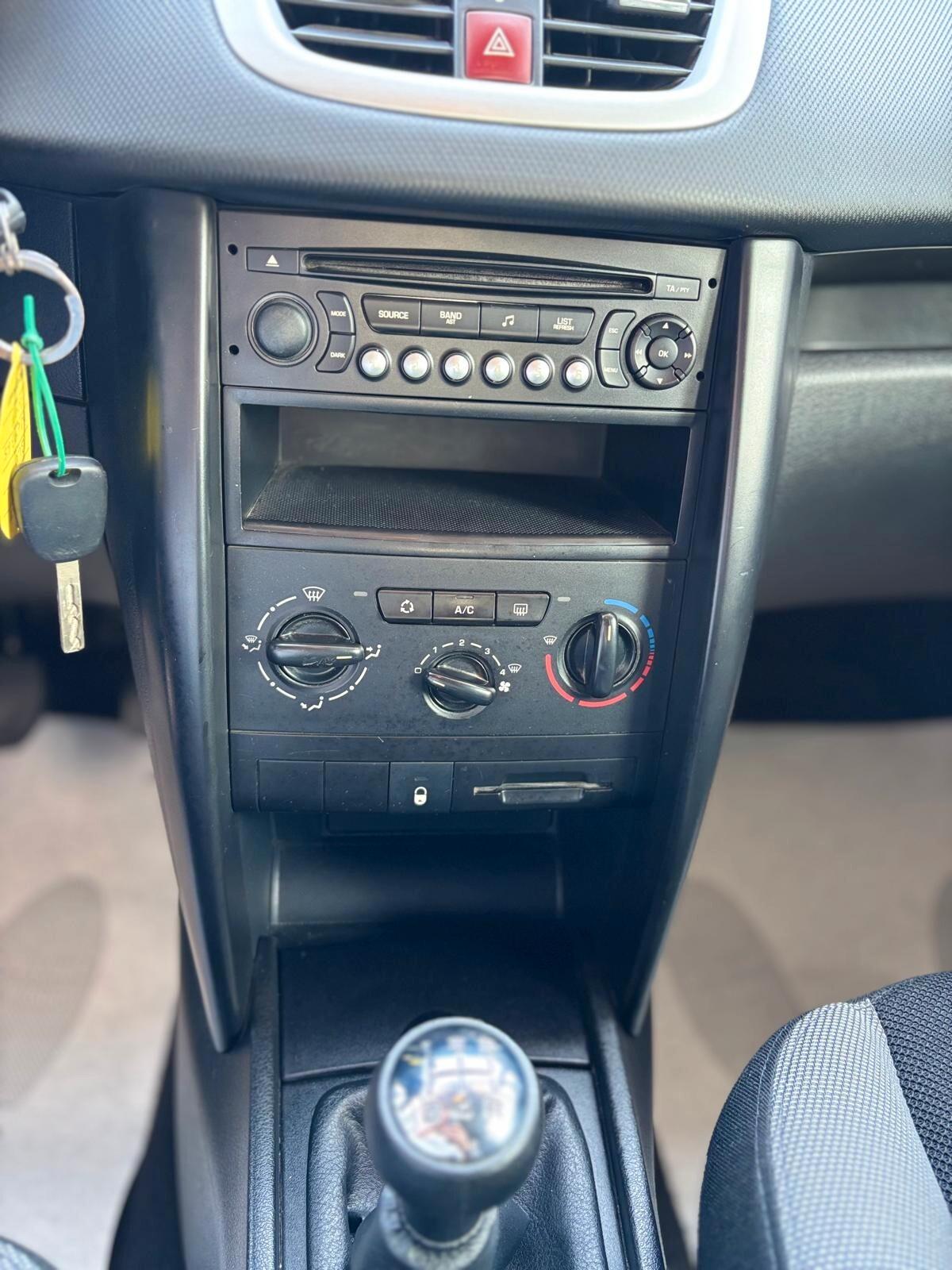 Peugeot 207 1.4 HDi 70CV