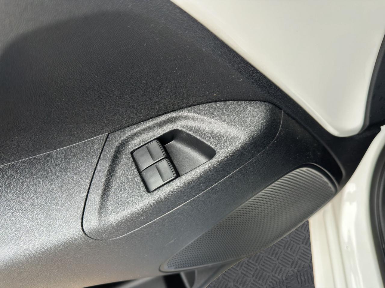 Toyota Aygo 5p 1.0 x-play tss