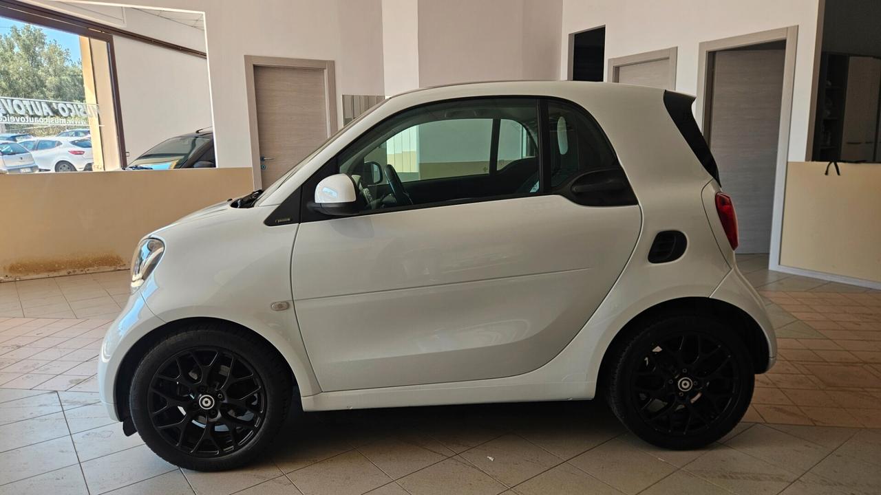 Smart ForTwo 1000 52 kW MHD coupé passion