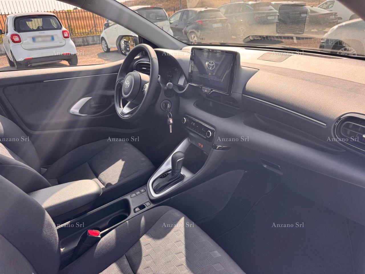Toyota Yaris 1.5h 115 Icon NEOPATENTATI "PREZZO REALE NON LEGATO A FINANZIARIA"